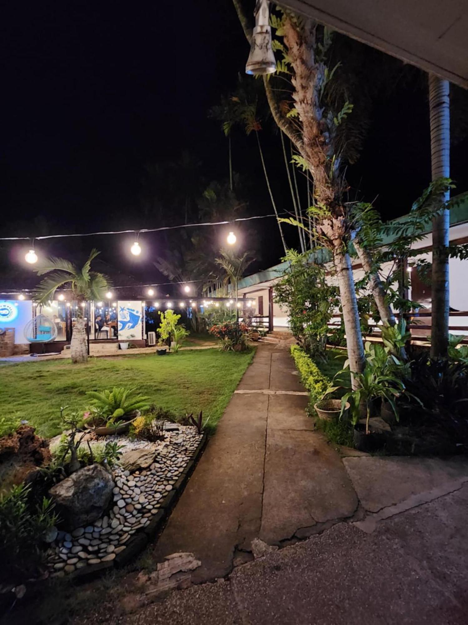 Reef Hostel Puerto Princesa Екстериор снимка