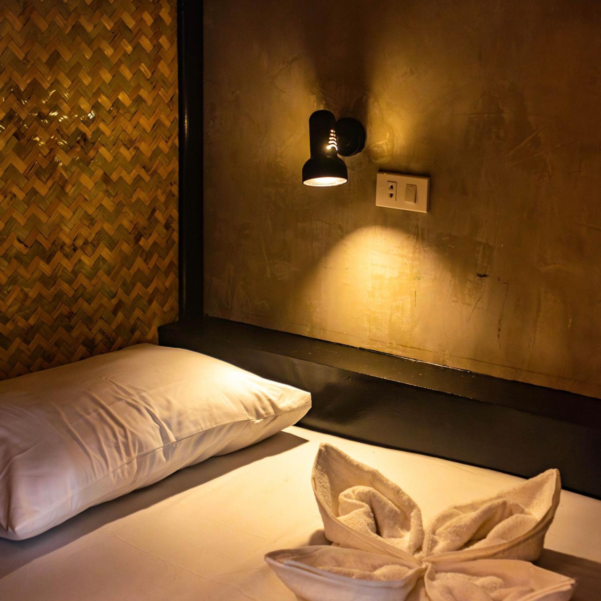 Reef Hostel Puerto Princesa Екстериор снимка