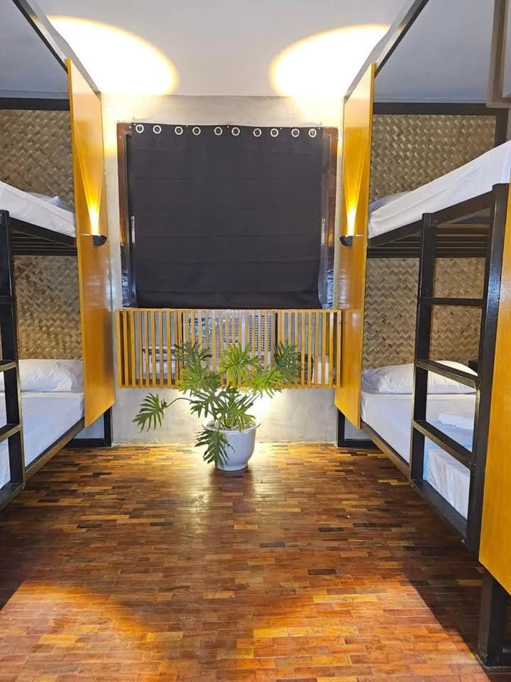 Reef Hostel Puerto Princesa Екстериор снимка